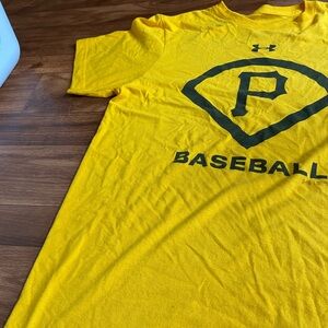 🖤💛 Pirates under armour t shirt 💛🖤